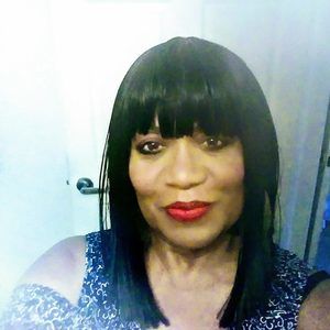 Meet your Posher, Saundra